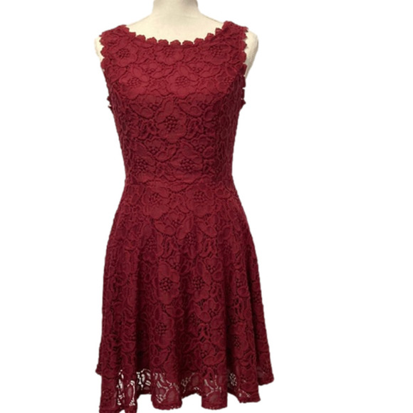 Jodi Kristopher Dresses & Skirts - Jodi Kristopher lace fit and flare  junior dress